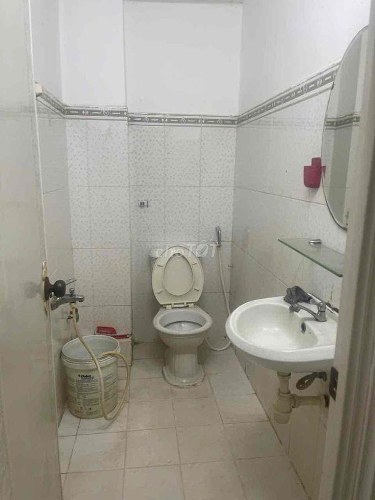 Rent a room on guard, a full house in Phú Nhuận.