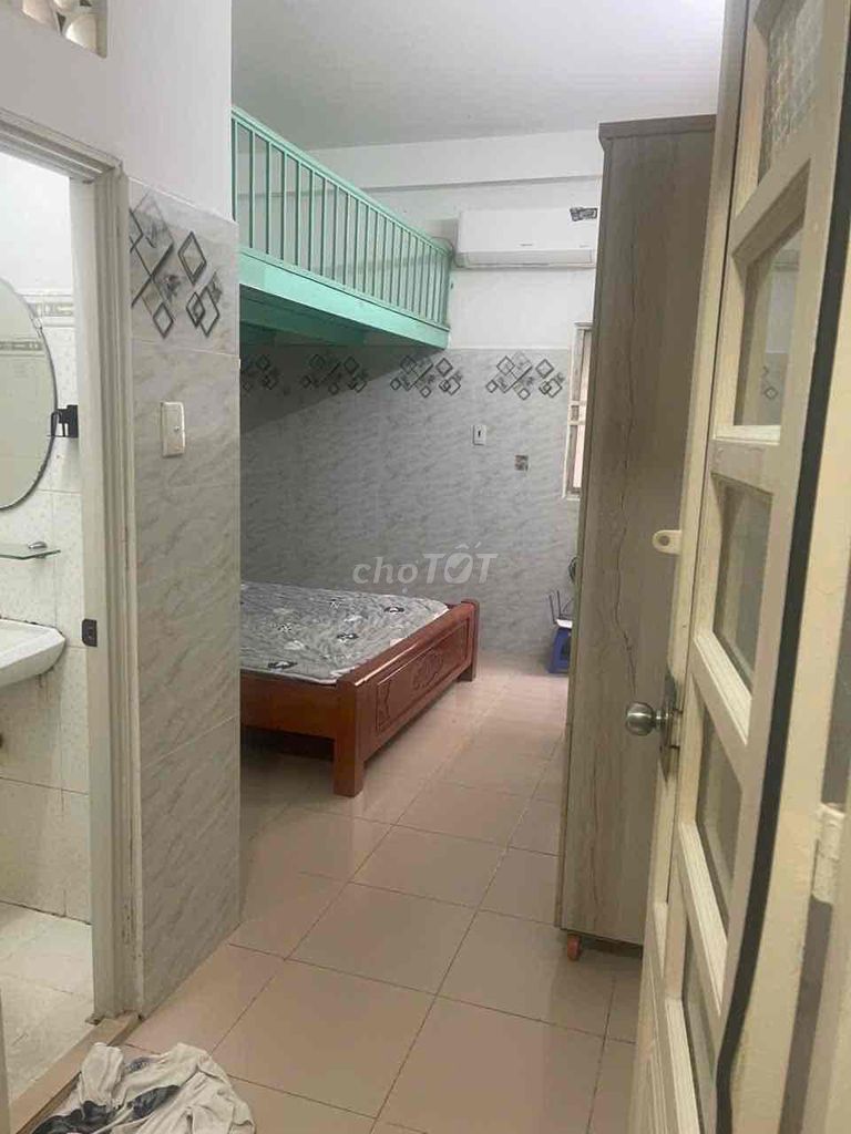 Rent a room on guard, a full house in Phú Nhuận.