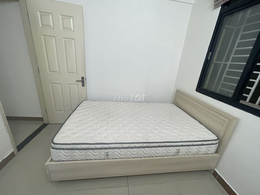 Rent small rooms, full interior, cheap rent in the German apartment