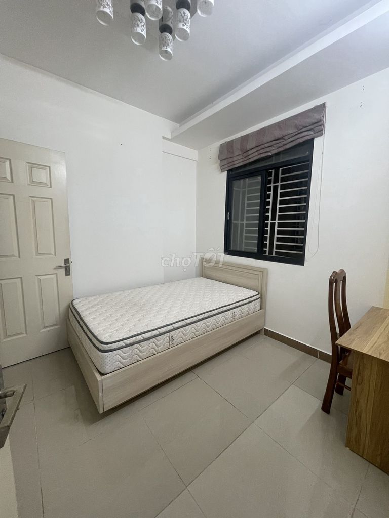 Rent small rooms, full interior, cheap rent in the German apartment