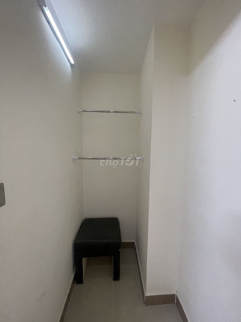Rent small rooms, full interior, cheap rent in the German apartment