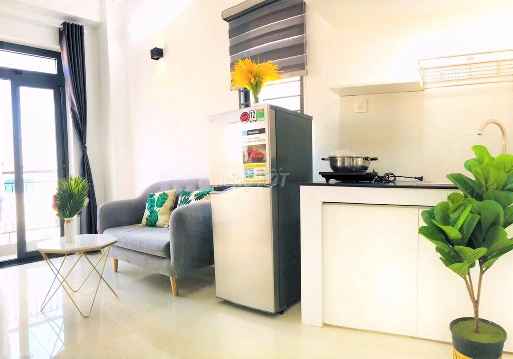 Private balcony, very open to Nguyễn Thị Thập District 7 near the New America Market