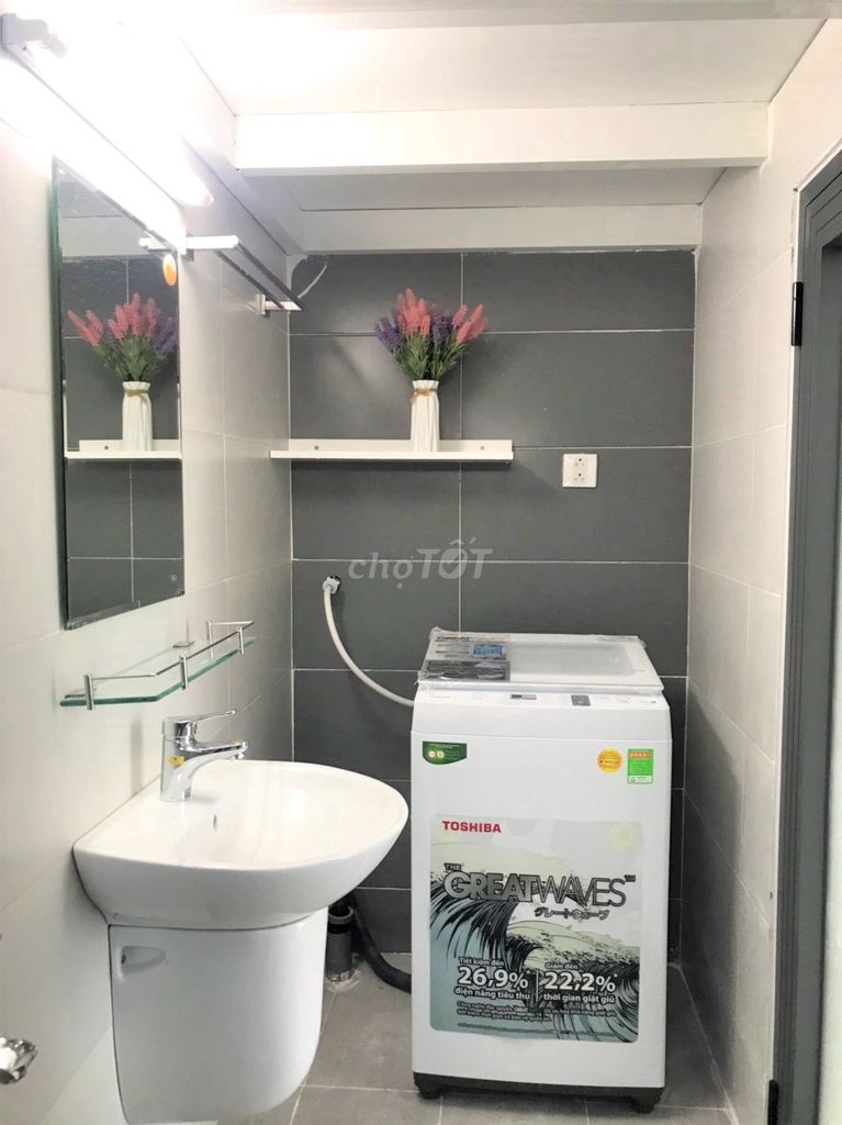 Private balcony, very open to Nguyễn Thị Thập District 7 near the New America Market