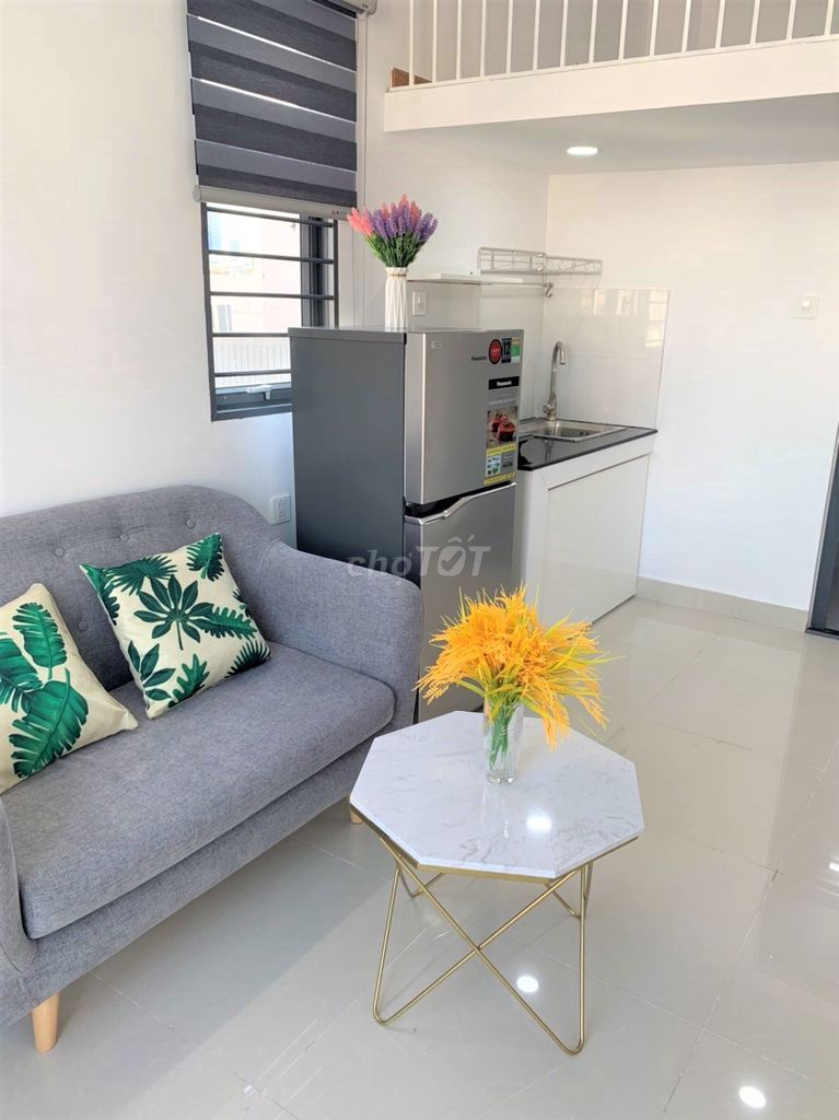 Private balcony, very open to Nguyễn Thị Thập District 7 near the New America Market