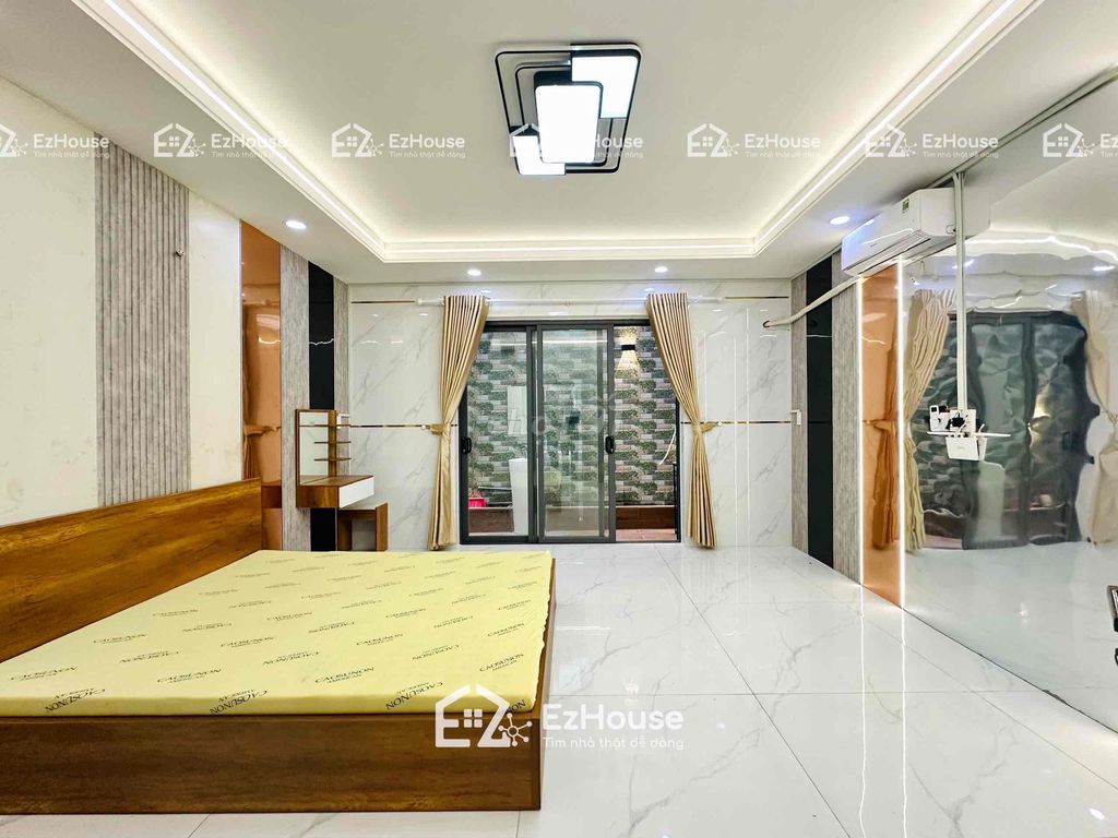 Studio balcony Full interior right on Hậu Giang squared - Funky-Mama Hom