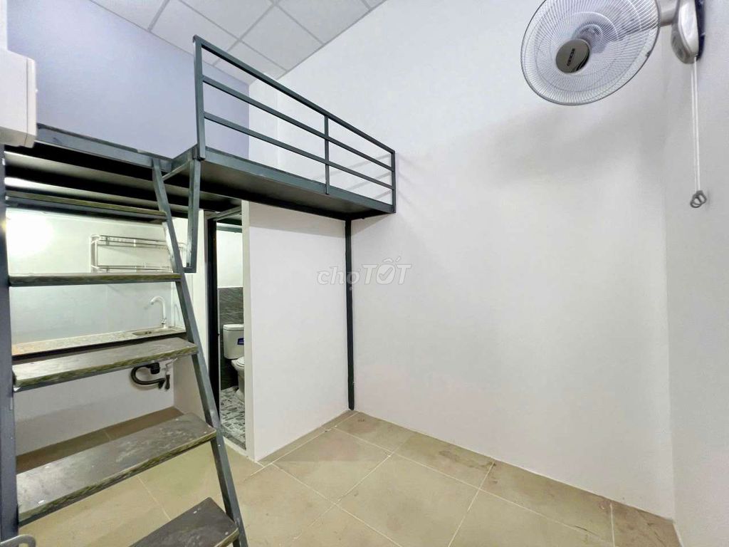 Rent the District 12 which is the Bridge, cvppCh, CVK