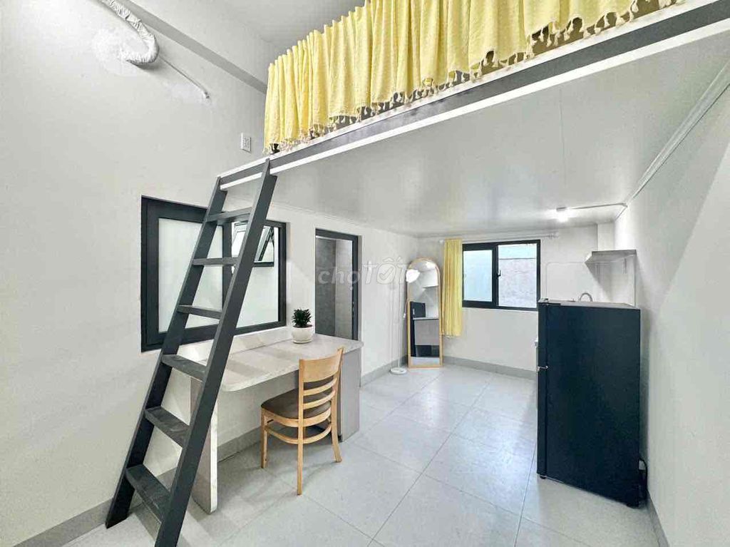 First floor for rent.