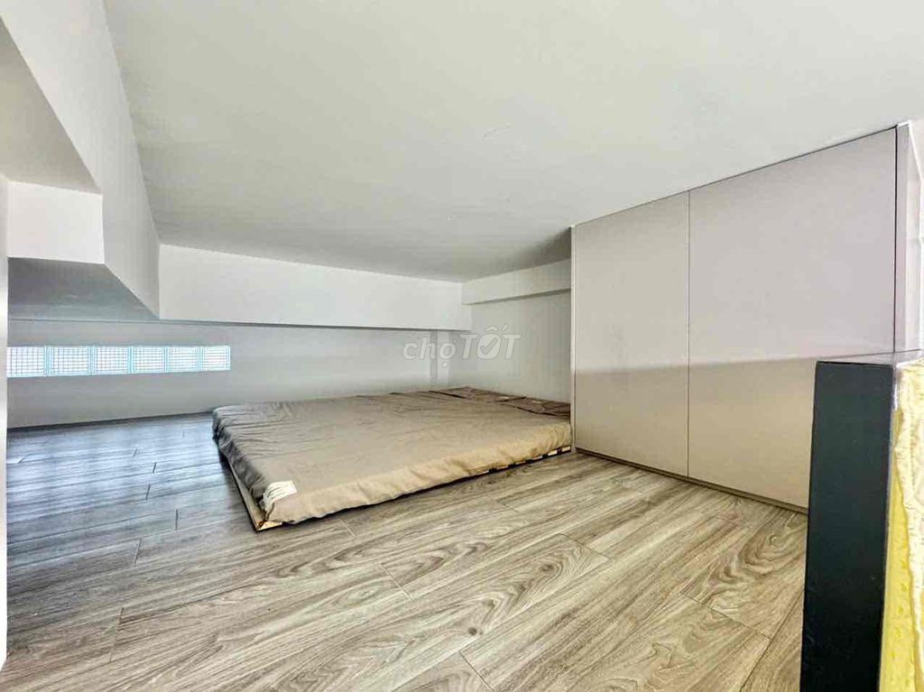 First floor for rent.