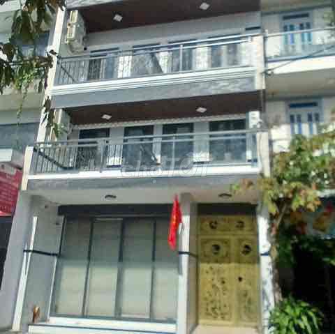 Rent a room with a guard, plus a balcony, and a private washing machine ready.