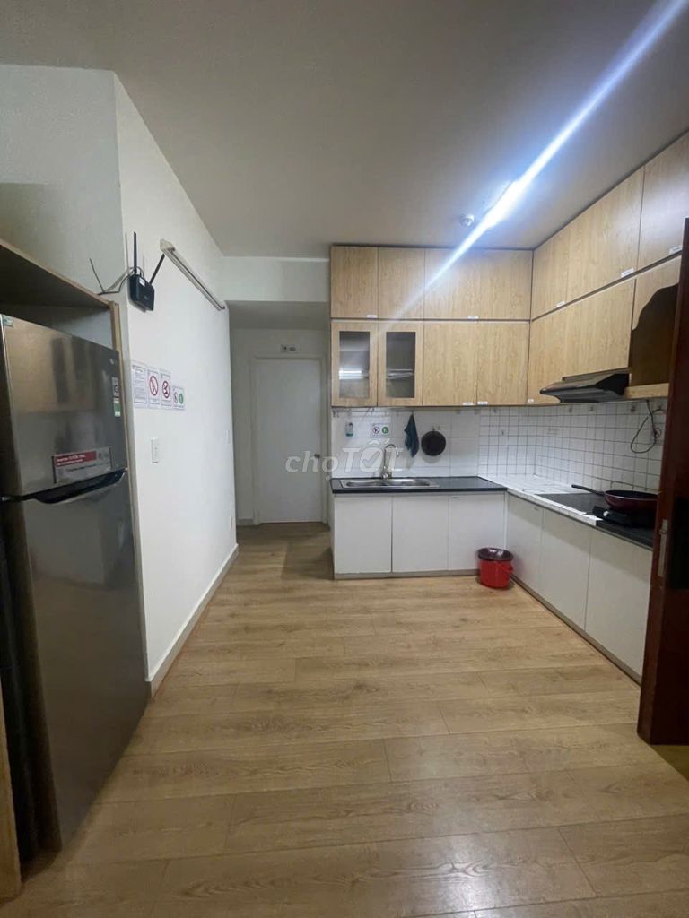Rent room in the topaz City apartment.
