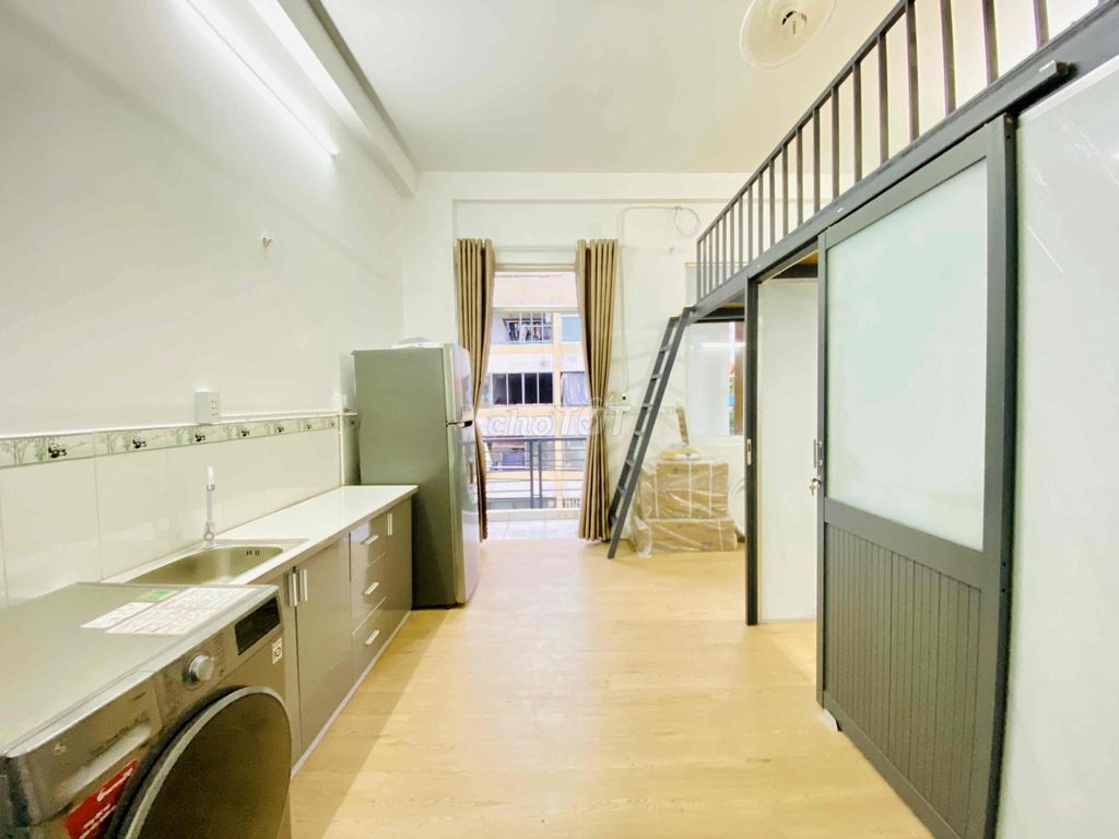 Room four people. Two million per person at 212 Ni Sư Huỳnh Liên.