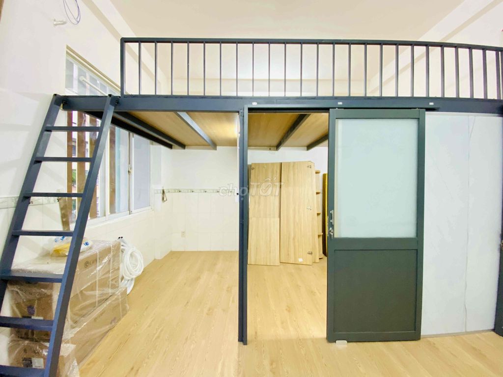 Room four people. Two million per person at 212 Ni Sư Huỳnh Liên.