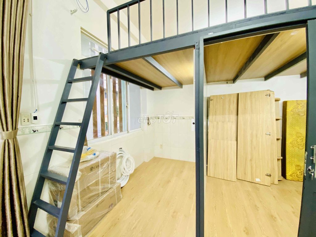 Room four people. Two million per person at 212 Ni Sư Huỳnh Liên.