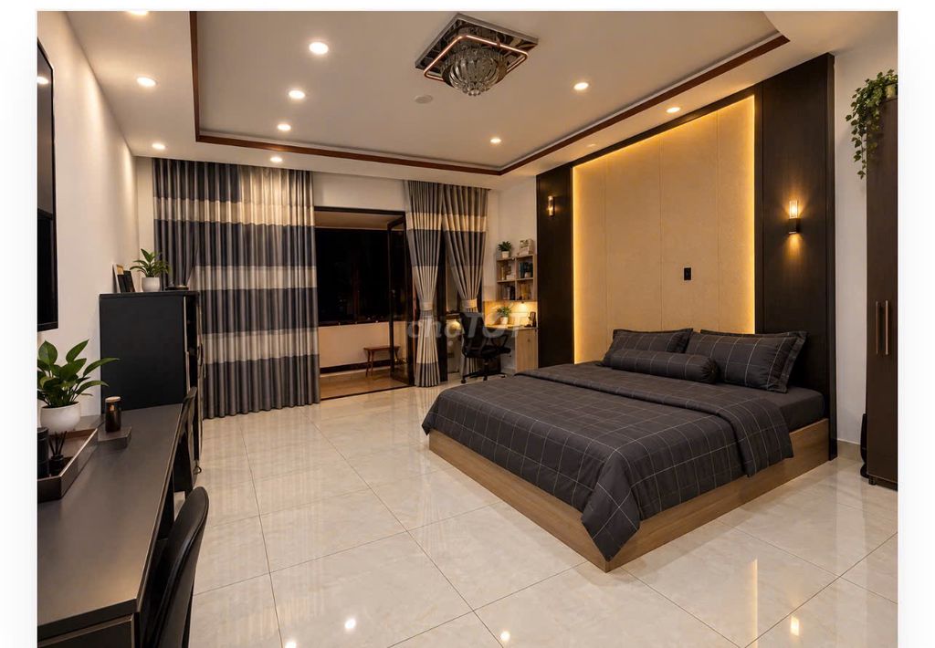 Need to reach room near 40 meters, 4 meters balcony, private toilet, the lowest in the world