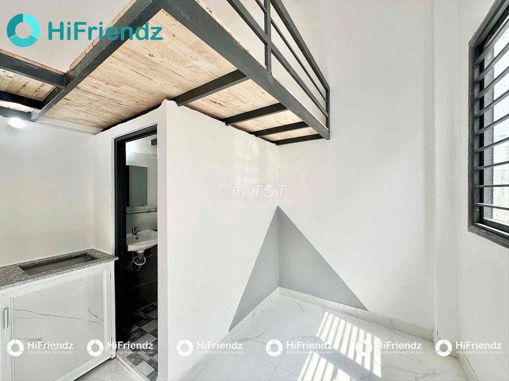 Let's rent a room with guards. Emart two Phan Hymura.