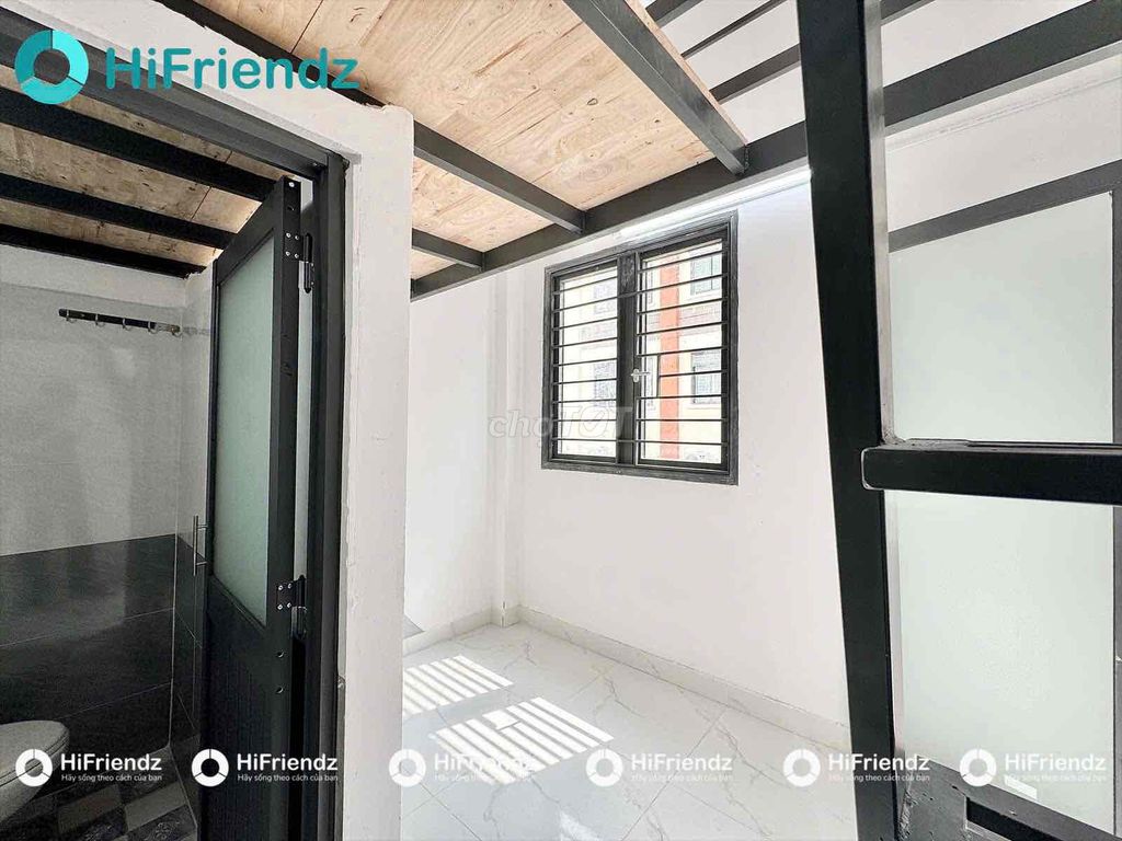 Let's rent a room with guards. Emart two Phan Hymura.