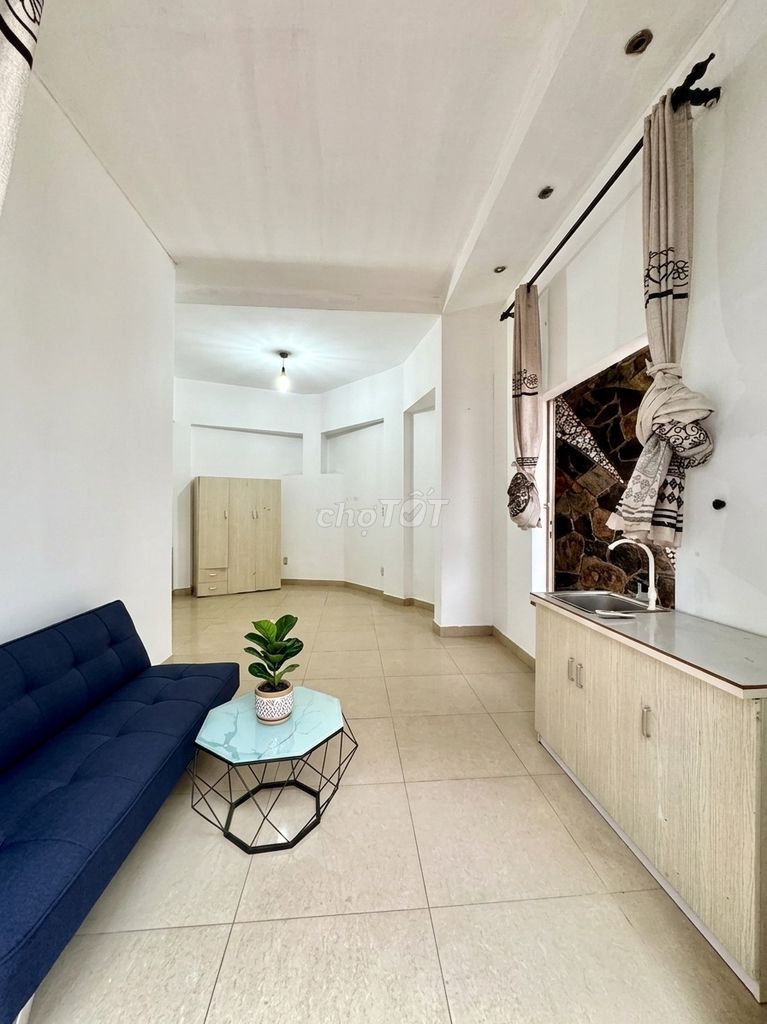 A private bedroom, 40 meters. Near Home Park
