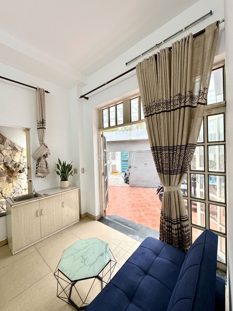 A private bedroom, 40 meters. Near Home Park