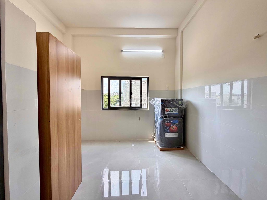 Open up the new students' room, build it up, it's an advert.
