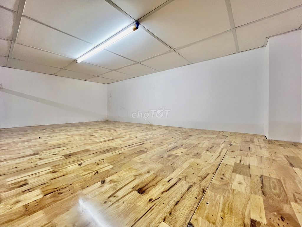 The super-size room is on số 30 near Haah, nttu,vhu - 4 million a month.