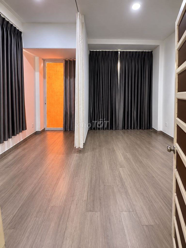 Rent the spare room on the 3th floor wide view