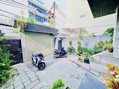 Rent a building once and for all, Bình Thạnh - A six-story vault - 5 X18 M