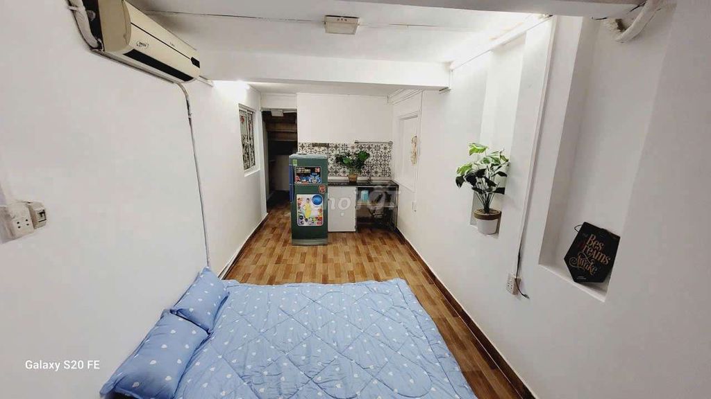 The ground room is on the ground. A super-cost private aisle in downtown 10th.