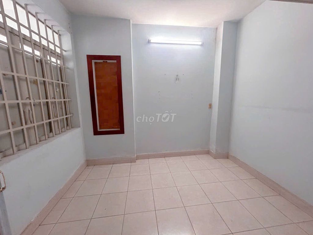 Rent the entire 3rd floor - 3 rooms - 260–7 million/month near aeon Tân Phú