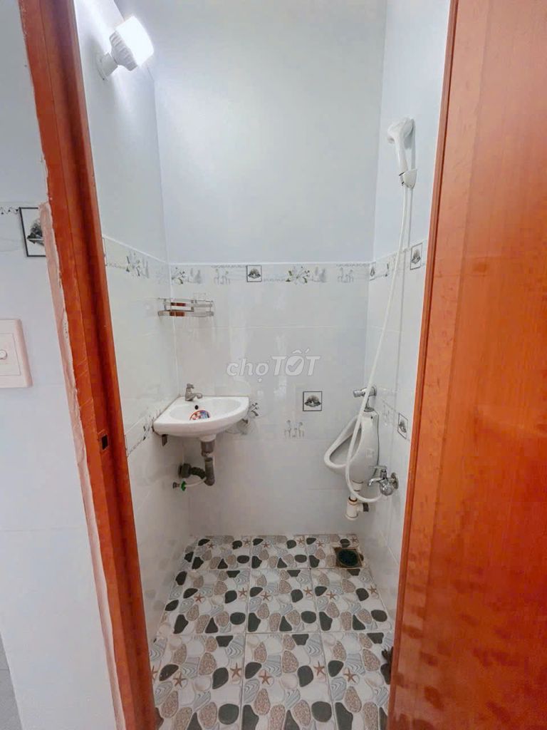 Rent the entire 3rd floor - 3 rooms - 260–7 million/month near aeon Tân Phú
