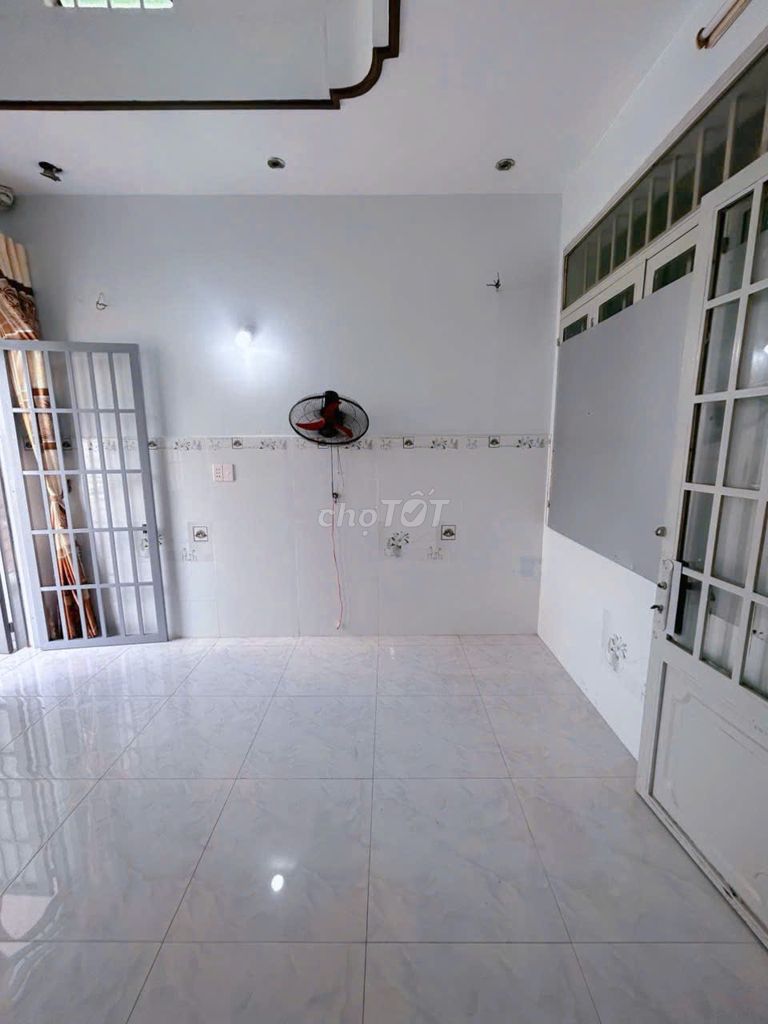 Rent the entire 3rd floor - 3 rooms - 260–7 million/month near aeon Tân Phú