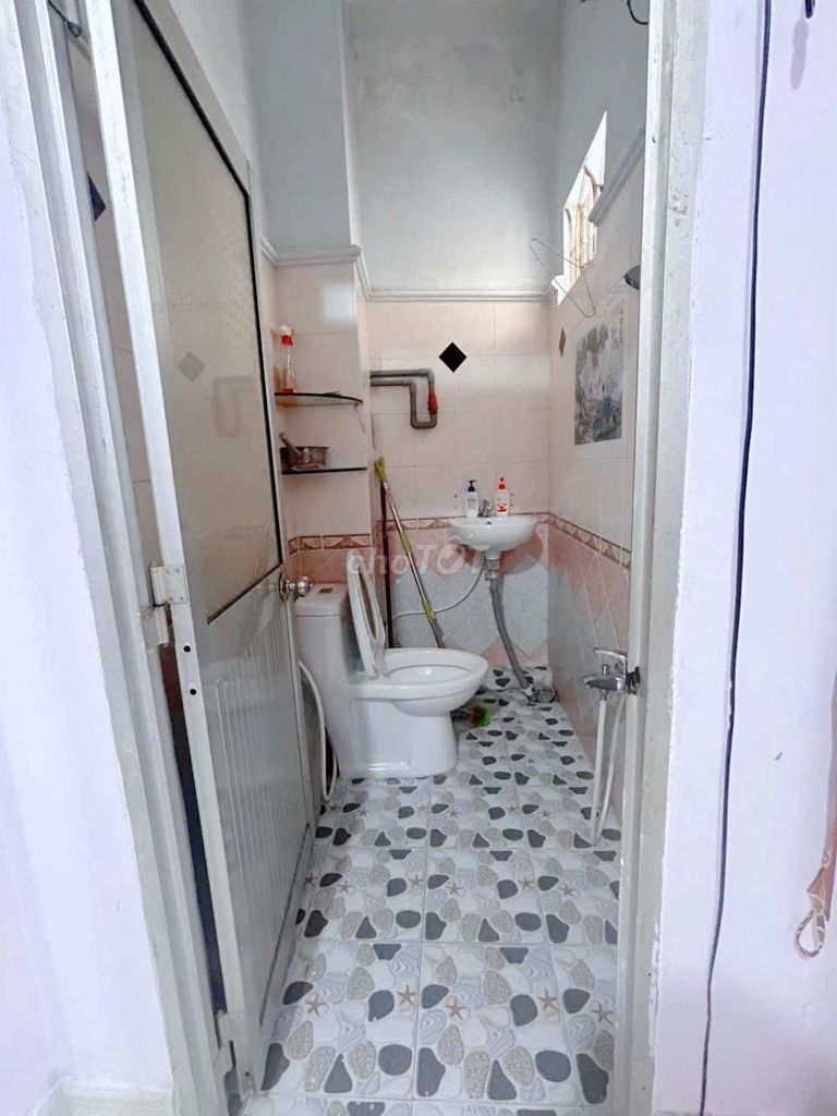 Rent the entire 3rd floor - 3 rooms - 260–7 million/month near aeon Tân Phú