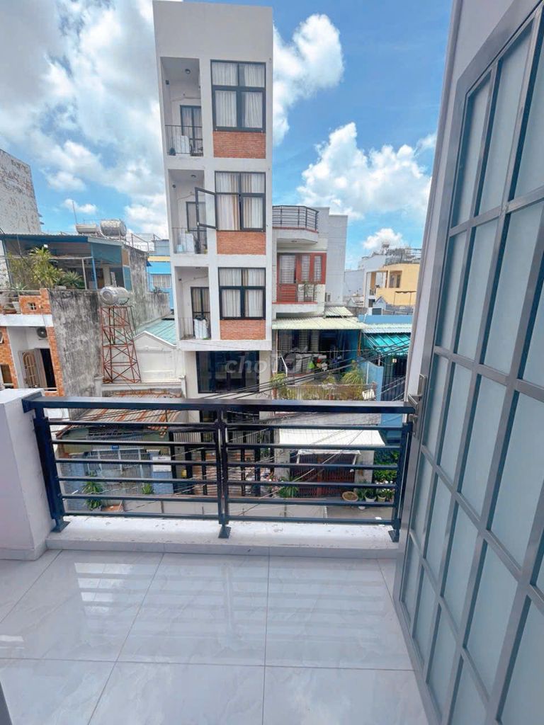 Rent the entire 3rd floor - 3 rooms - 260–7 million/month near aeon Tân Phú