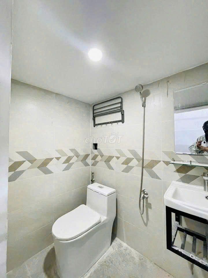 Room 3 million6-- air conditioning, right across the cloud, Bình Tân.