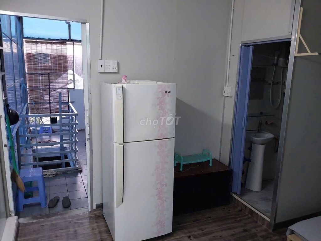 Full utility room, South Dragon area, security.