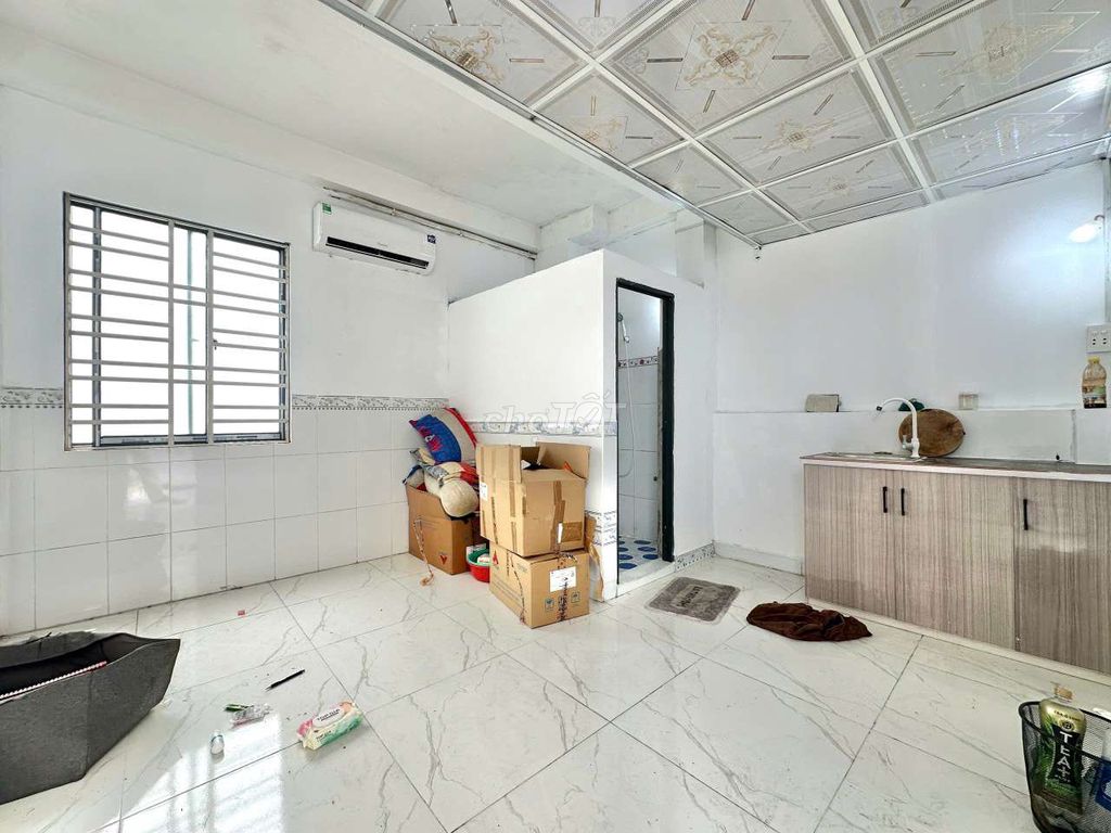 Rent a new hotel with a air-cold machine.