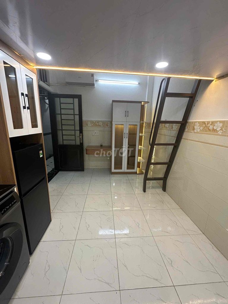 Ngay ngã tư Bảy Hiền student room