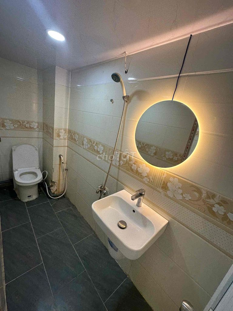 Ngay ngã tư Bảy Hiền student room