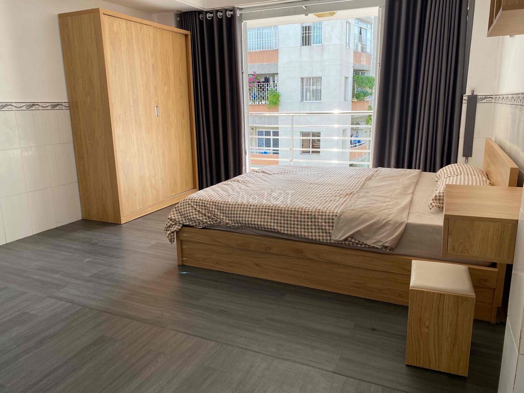 Two basic rooms to full balcony furniture downtown Phú Nhuận.