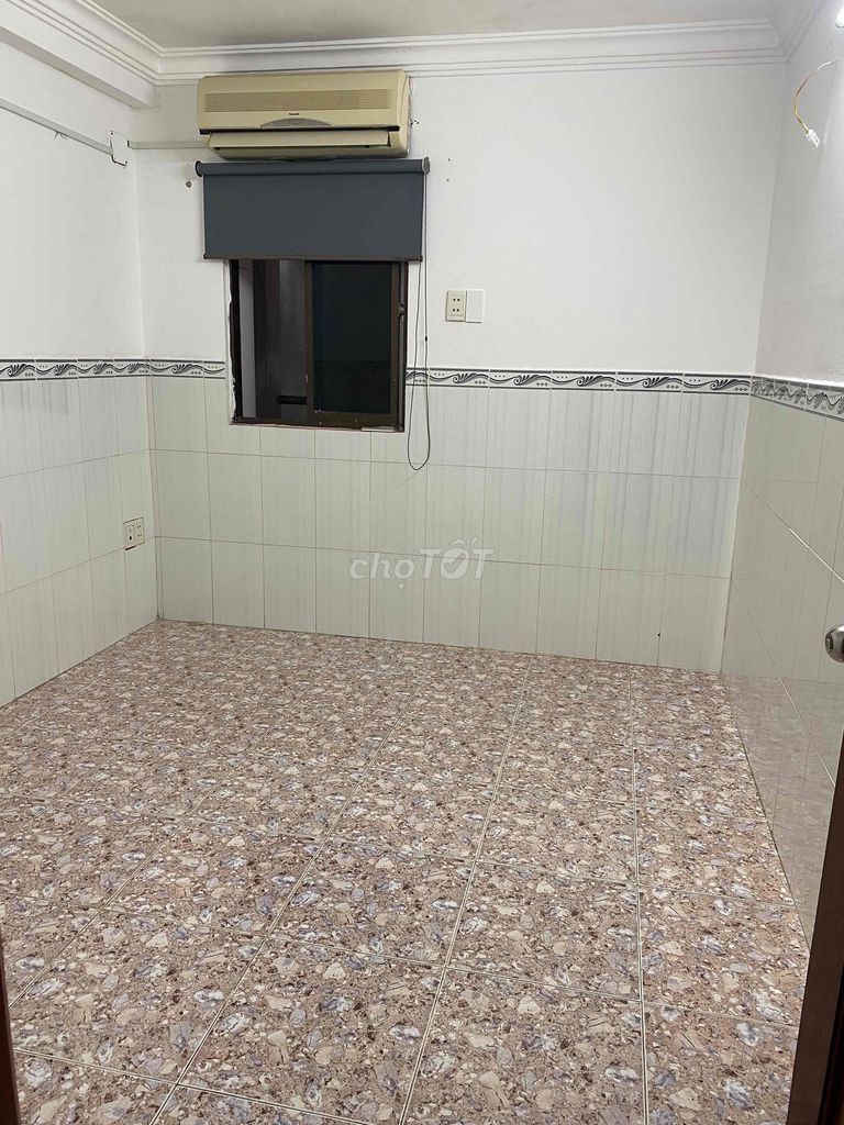 Two basic rooms to full balcony furniture downtown Phú Nhuận.