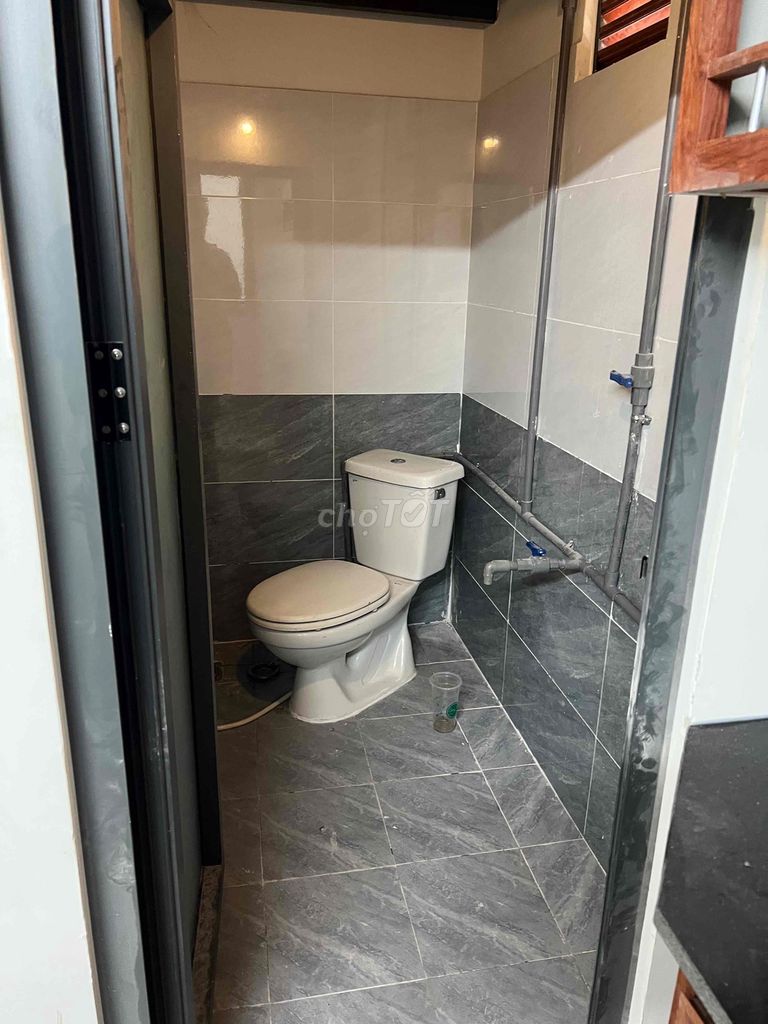 We'll rent out the Bà Điểm hotel!