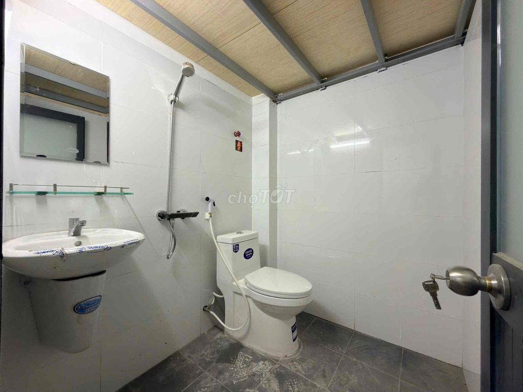 The lowest room Vườn Lài is currently - limited number