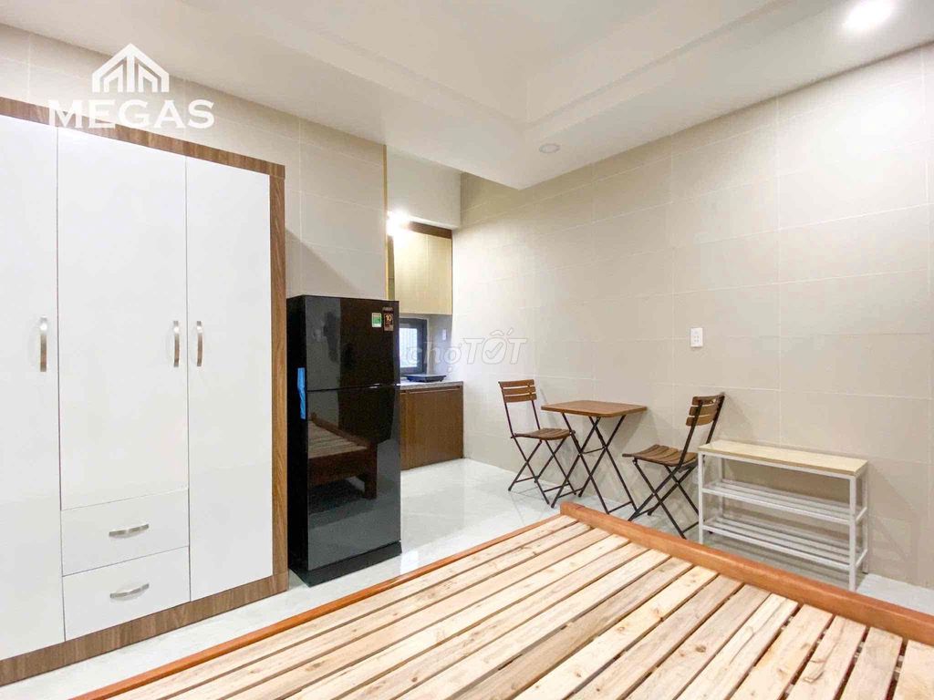 The open window studio is located in the heart of District 7 via District 1 and Rmit