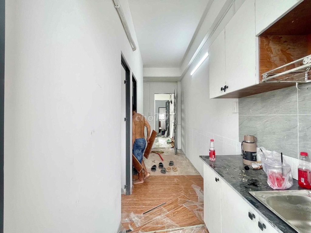 Tell Zhang 2 student bedrooms in the SEO