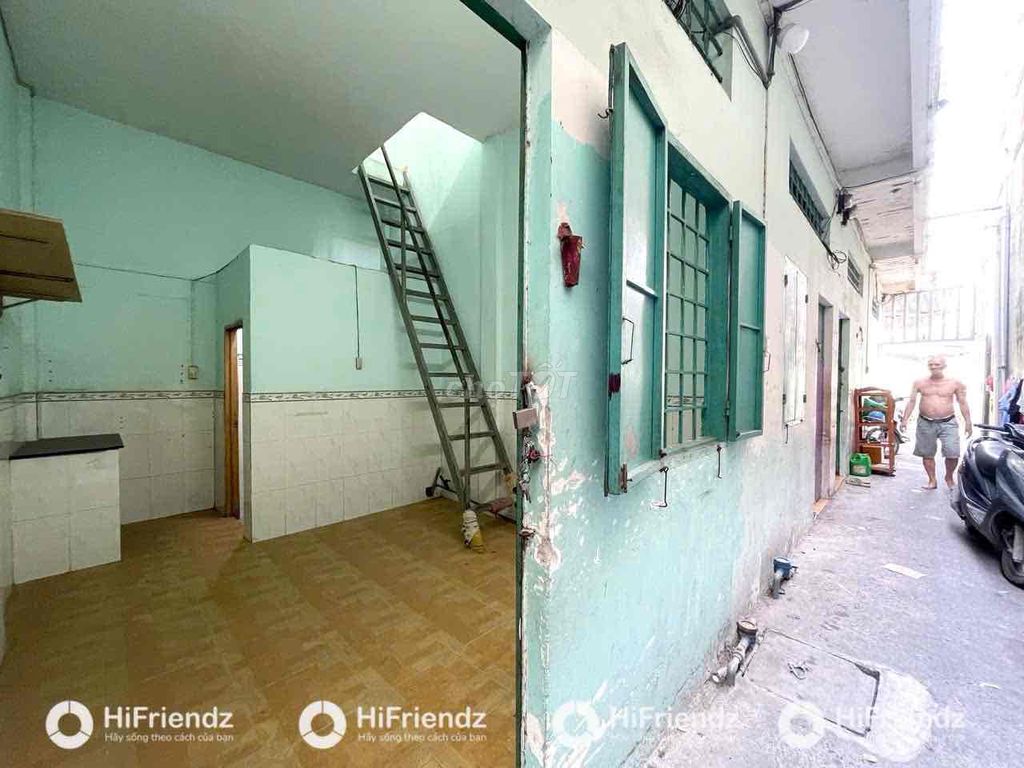 Rent room to the Bills, Queen Sen, District 10, Madam Hom.