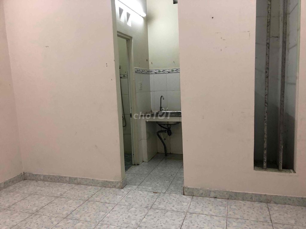 Hương Lộ 2 Inn. Near Bình Tân Hospital