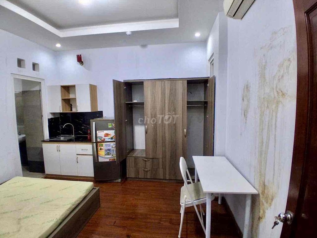 Rent a full interior room - 3.6 million.6 million B insco