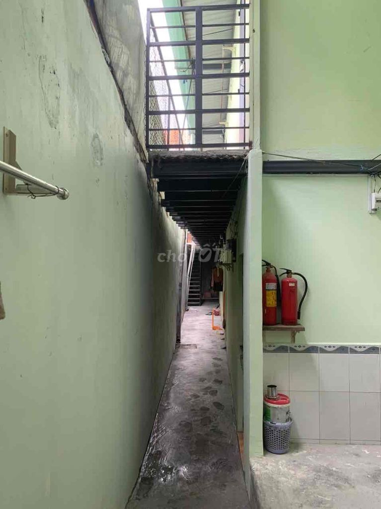 Rent a new motel and paint down Tân Kỳ Tân Quý.