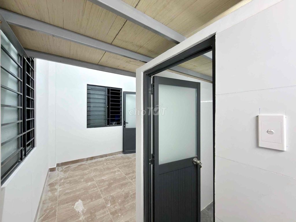 Dropped at 500 k • Vườn Lài Station Room 12