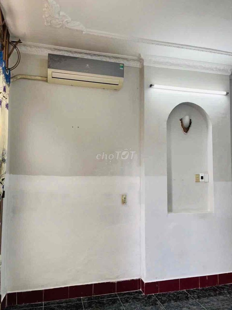 Room 42 M2 has a balcony - free time - 3.5 million per month