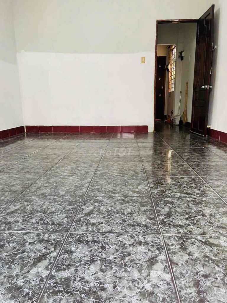 Room 42 M2 has a balcony - free time - 3.5 million per month